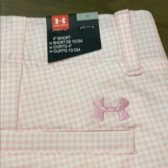 Under Armour Pants - NWT! Under Armour Links Shorty. Pink houndstooth